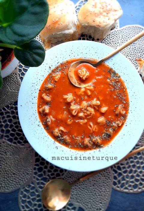 ravioles turques , soupe de ravioles , manti çorbasi